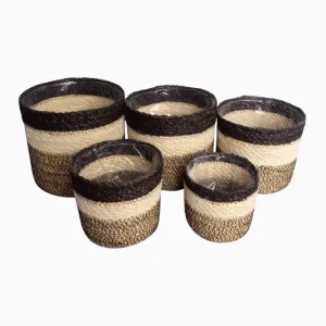 ROUND PLANTER WITH PLASTIC LINING