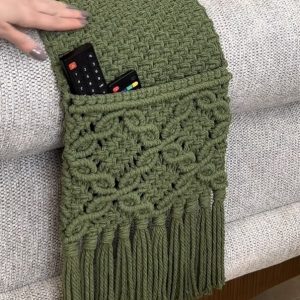 ARM REST REMOTE HOLDER